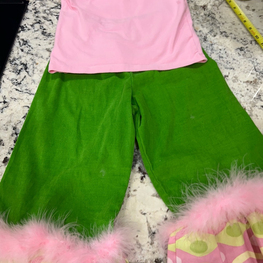 Oak’s Apparel top and potato Saks bottoms